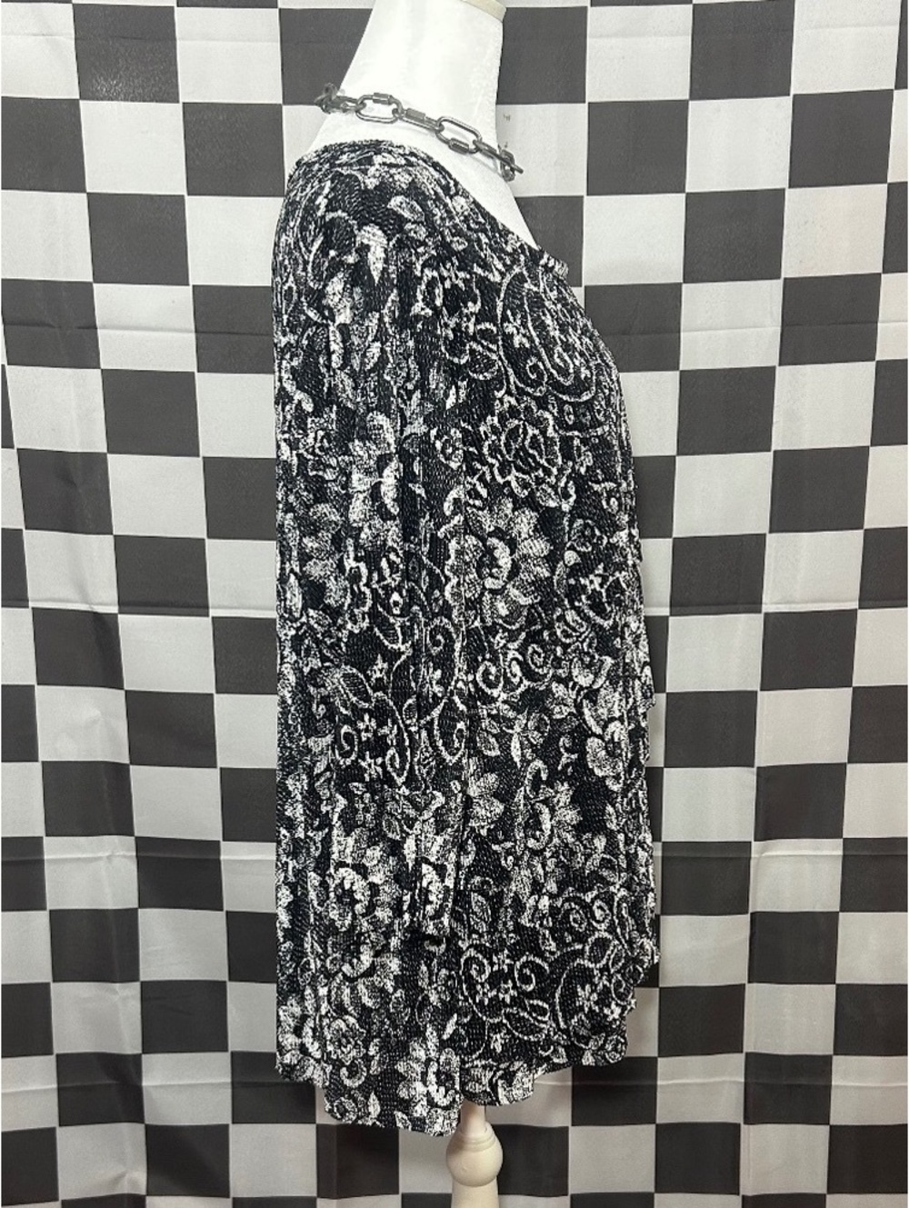 CJ banks flowy black tunic with white floral - Picture 2 of 5